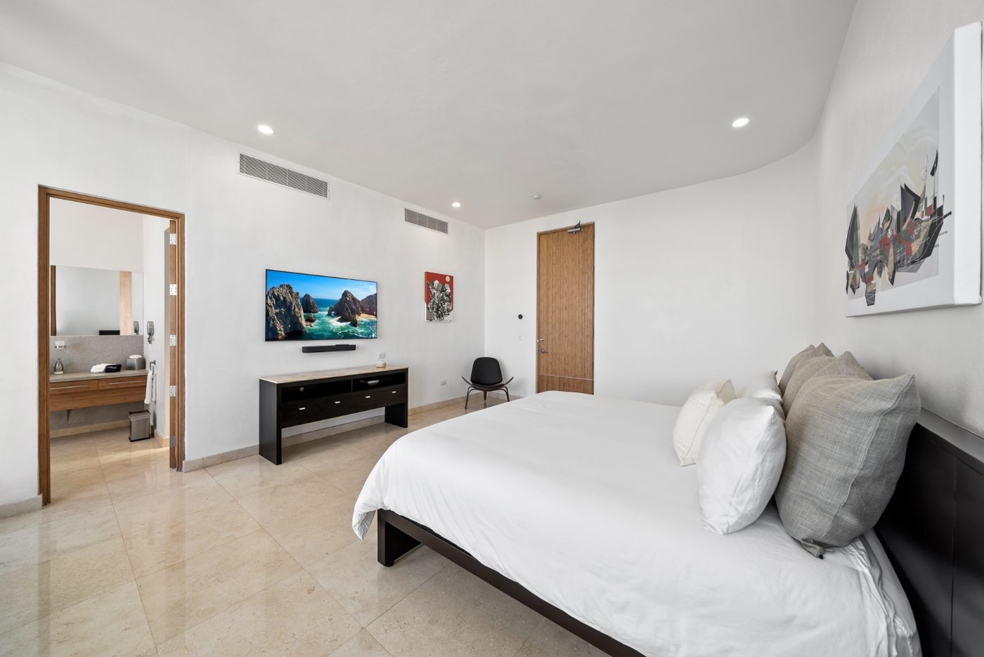 Second master suite